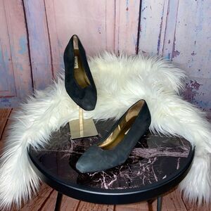 Woman’s 9 and Co shoes sized 5.5M